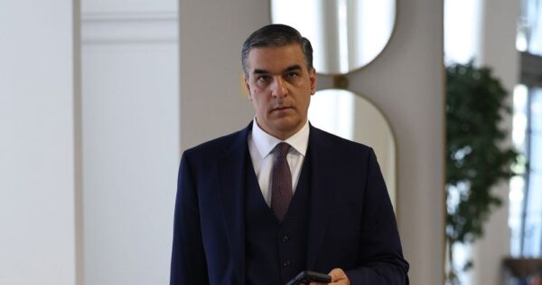 Ըստ «Ուժեղ Հայաստանի»՝ ամենամեծ վնասն ընդդիմությանը հասցրել է Արման Թաթոյանը․ «Հրապարակ»