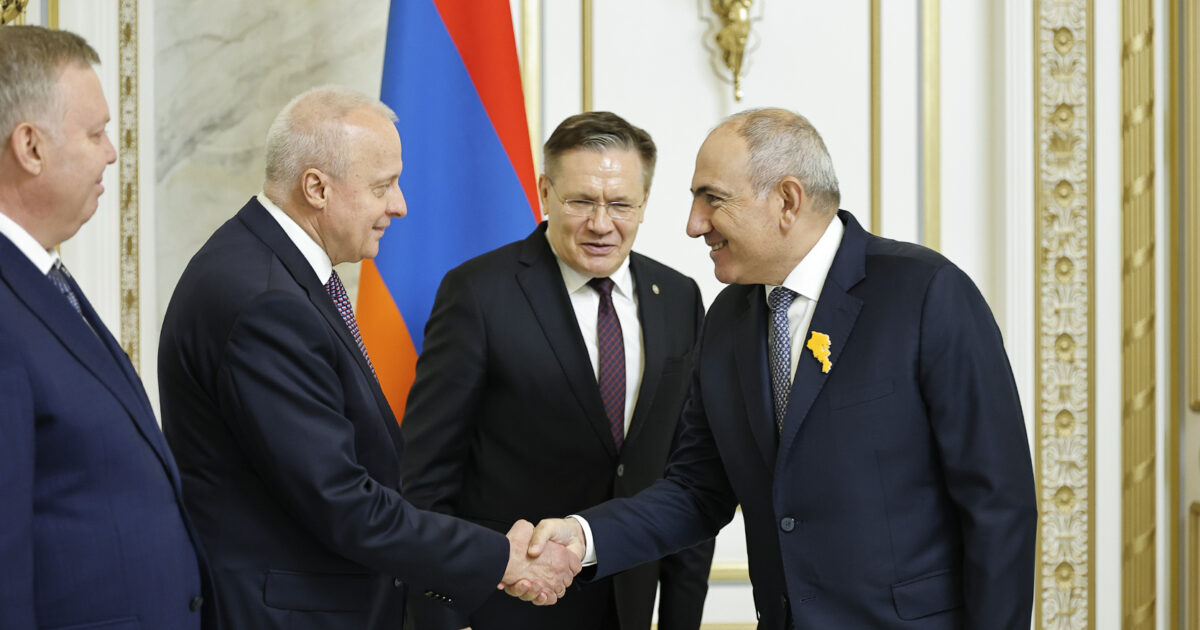 «Աշխարհաքաղաքական Գիքոր» Փաշինյանը դեգերումների մեջ է․ հակառուսական ալիքը նահանջում է․ «Հրապարակ»