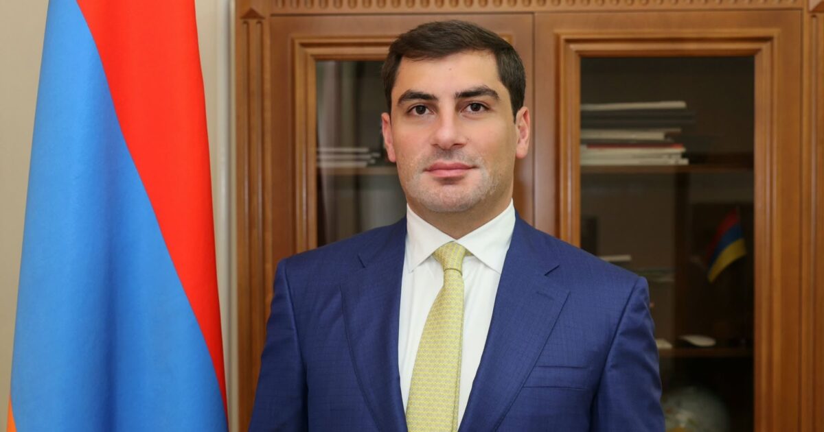 Մարզպետները տաքուկ տեղ են փնտրում. «Հրապարակ»