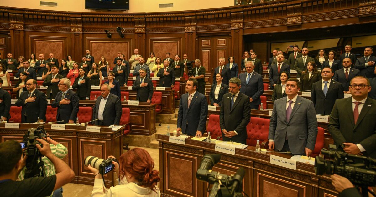 ՔՊ-ից կմիանա՞ն ընդդիմությանը. «Հրապարակ»