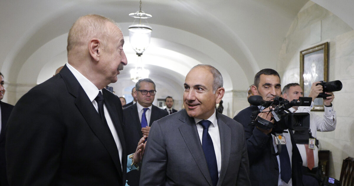 Փաշինյանը խուճապի է մատնել թիմակիցներին. «Հրապարակ»