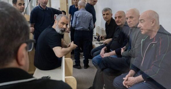 Ֆրանսիացի 25 հայտնի քաղաքական գործիչներ պահանջում են Բաքվում պահվող հայ գերիների անհապաղ ազատ արձակումը