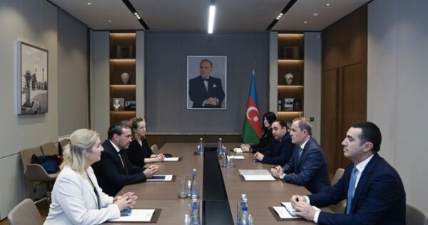 Բաքվում ԱՄՆ բանագնացի հետ քննարկել են դեպի Նախիջևան «անխափան» կապի ու TRIPP նախագծի հարցերը