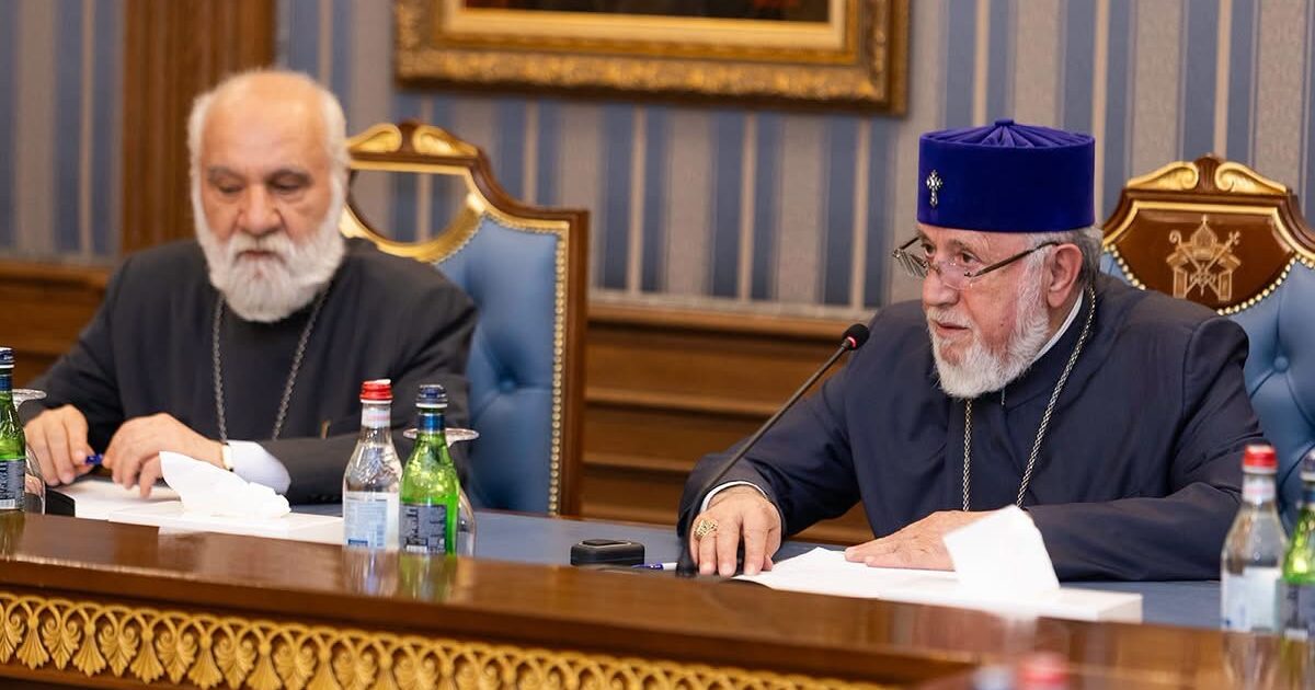 Գարեգին Երկրորդը հանդիպել է իրավաբանների հետ. ԱԺ քննիչ հանձնաժողովի ստեղծումը գնահատվել է հակասահմանադրական