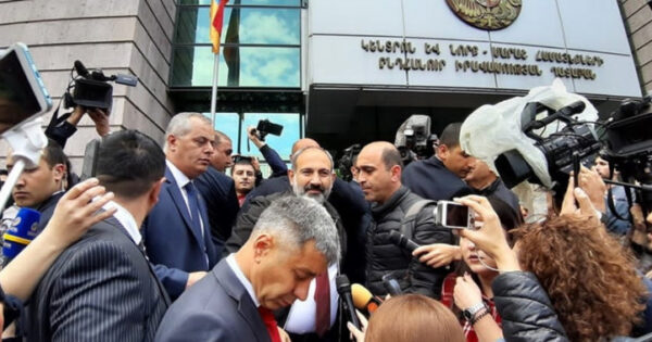 Սահմանադրական կարգի տապալման ընթացքը Հայաստանում. իշխանությունների տարանջատման սկզբունքի յուրացումը. «Փաստ»