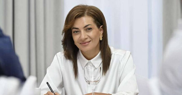Աննա Հակոբյանի արշավը՝ առանց Փաշինյանի ok-ի՞․ ստորագրահավաքը ցանկալի թափը չի հավաքում․ «Ժողովուրդ»