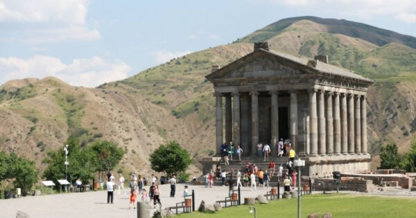 Զբոսաշրջության խաբուսիկ աճն առանց առաջընթացի. ինչո՞ւ չենք կարողանում մեր ունեցածը մատուցել աշխարհին. «Փաստ»