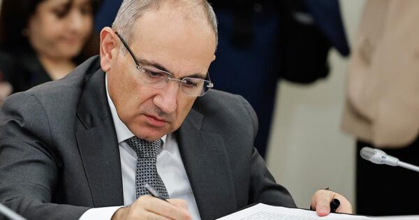 Հող են պատրաստում. «Հրապարակ»