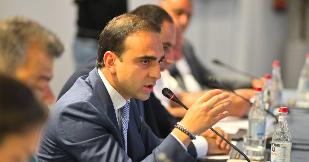 Տիգրան Ավինյանն ու թիմը նախընտրական «չիստկա» են սկսել. «Հրապարակ»
